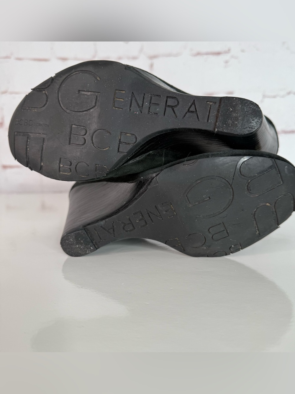 BCBGeneration Black Suede Round Closed Toe Wedge Wooden Heel Size 7 - Picture 14 of 16